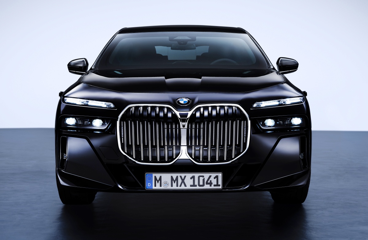 BMW 7시리즈 방탄차, 자기 방어 시대 VIP의 필수품 | KB의 생각
