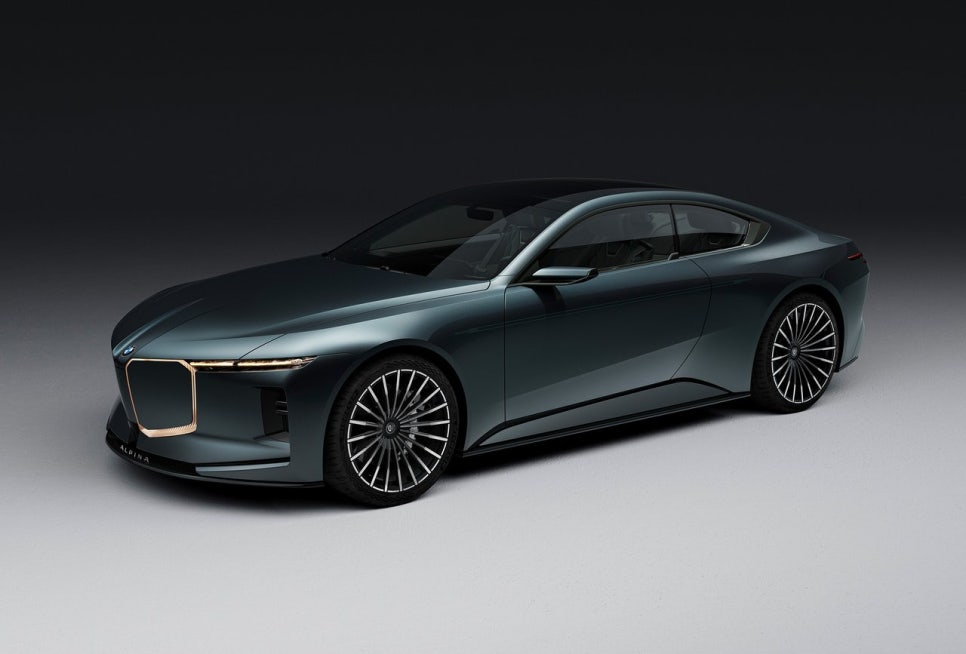 벤틀리와 직접 경쟁"...BMW-알피나, 럭셔리 V8 세단 2027년에 출시 확정...BMW M 브랜드와 차별화된 독자 노선 선언
