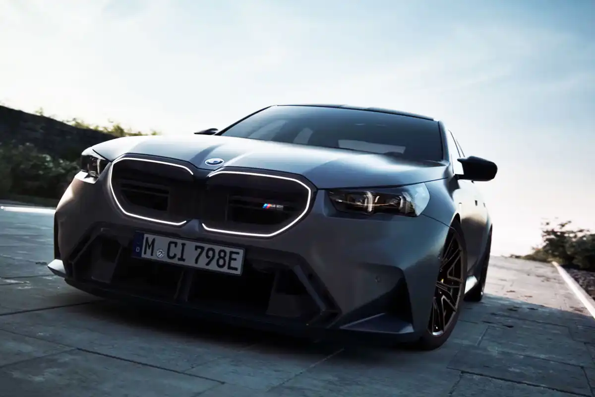 현행 BMW M5