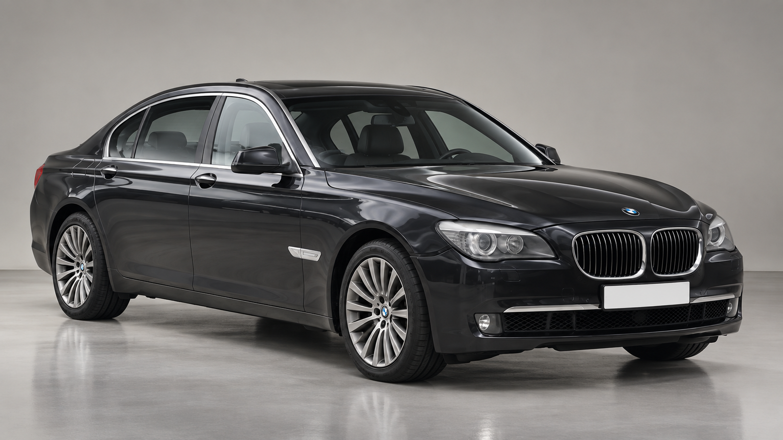 BMW 740Li F02 참고 차량 이미지
